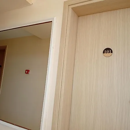 Leonidas Hotel & Studios-3